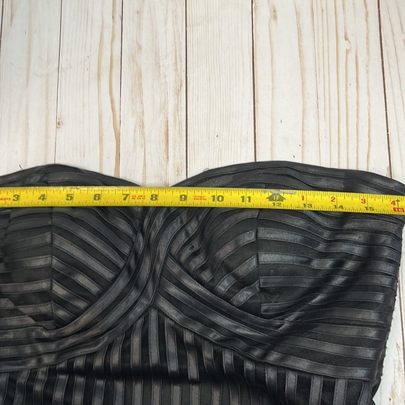 Sue Wong strapless dress. Black on black design. Fully lined. Straps.NWT.Size 10 - Picture 9 of 11